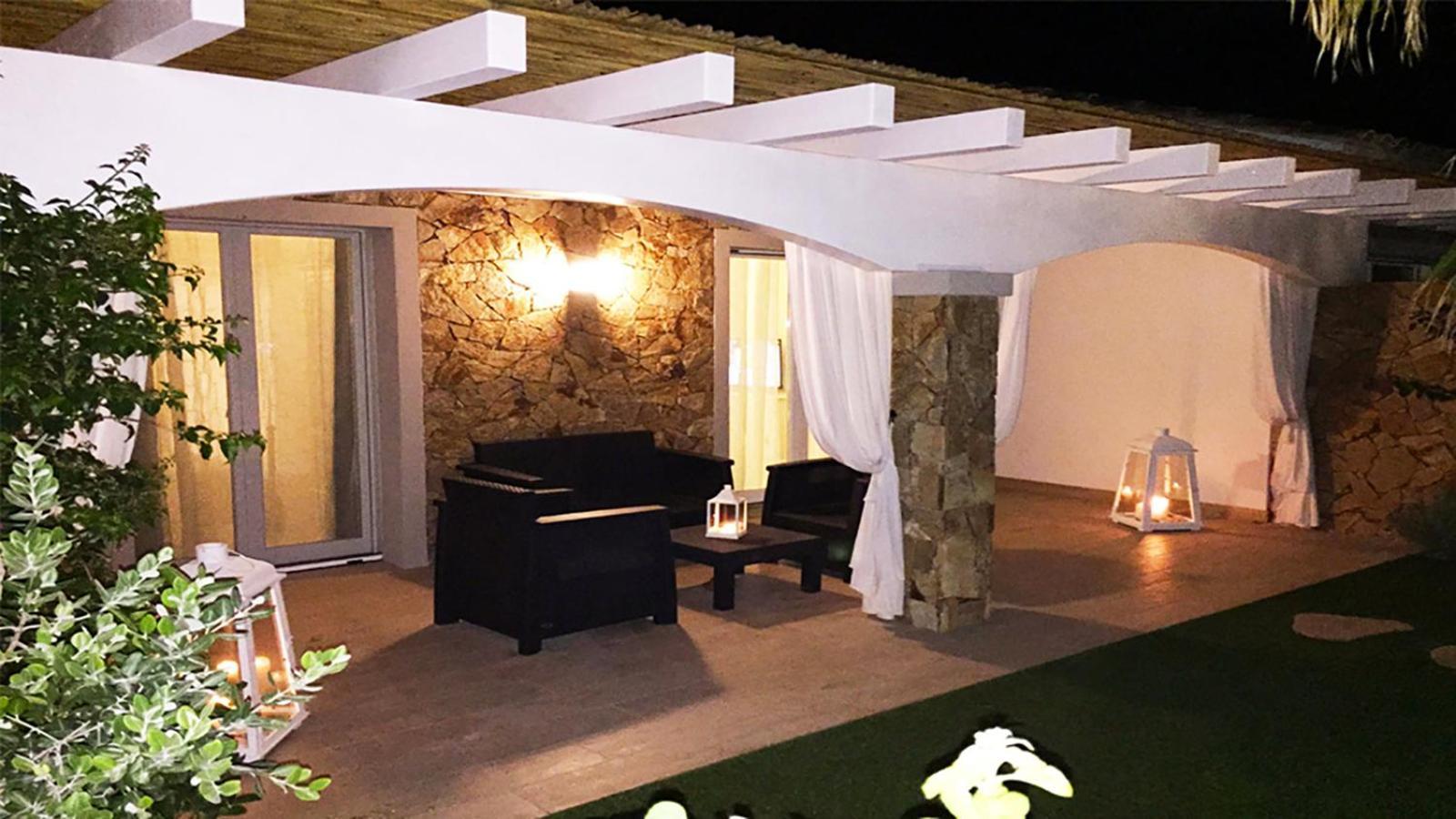 Residence Elegance Ville Ed Appartamenti A Porto Pino Exterior foto
