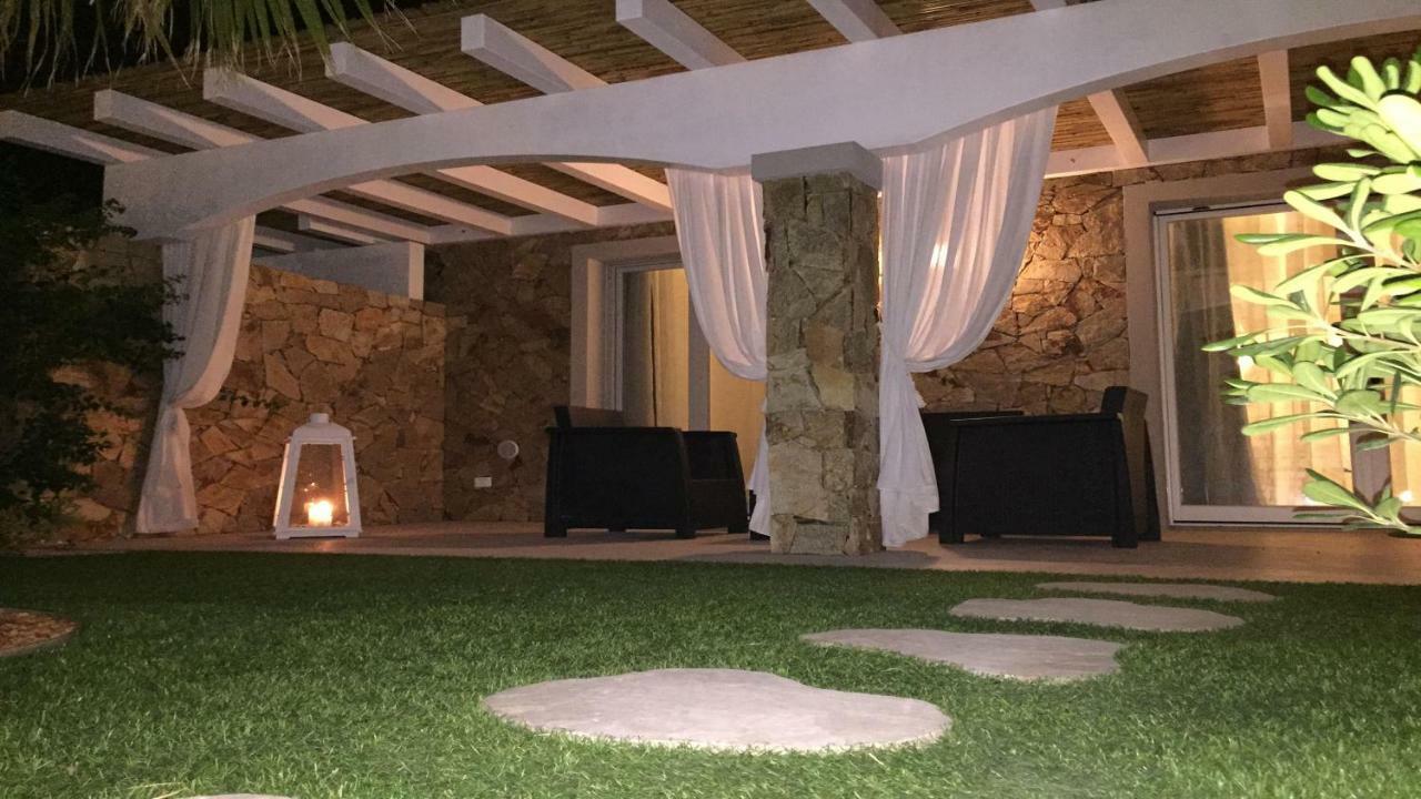 Residence Elegance Ville Ed Appartamenti A Porto Pino Exterior foto