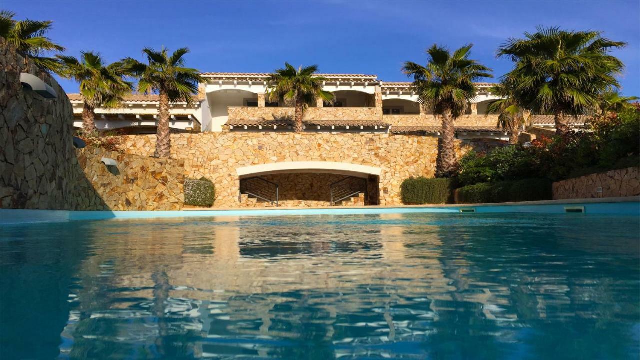 Residence Elegance Ville Ed Appartamenti A Porto Pino Exterior foto
