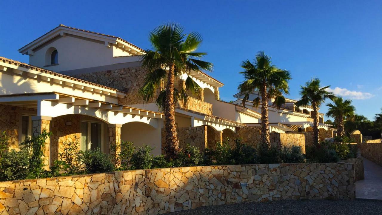 Residence Elegance Ville Ed Appartamenti A Porto Pino Exterior foto