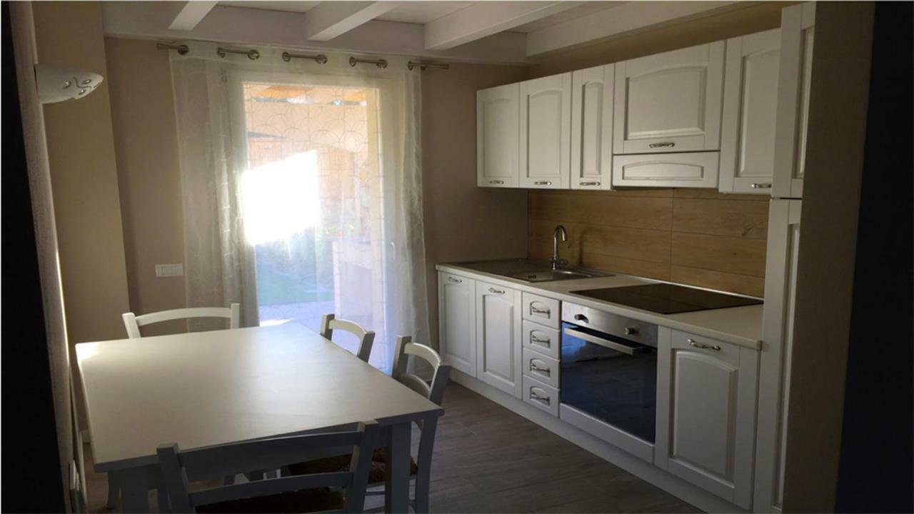 Residence Elegance Ville Ed Appartamenti A Porto Pino Exterior foto