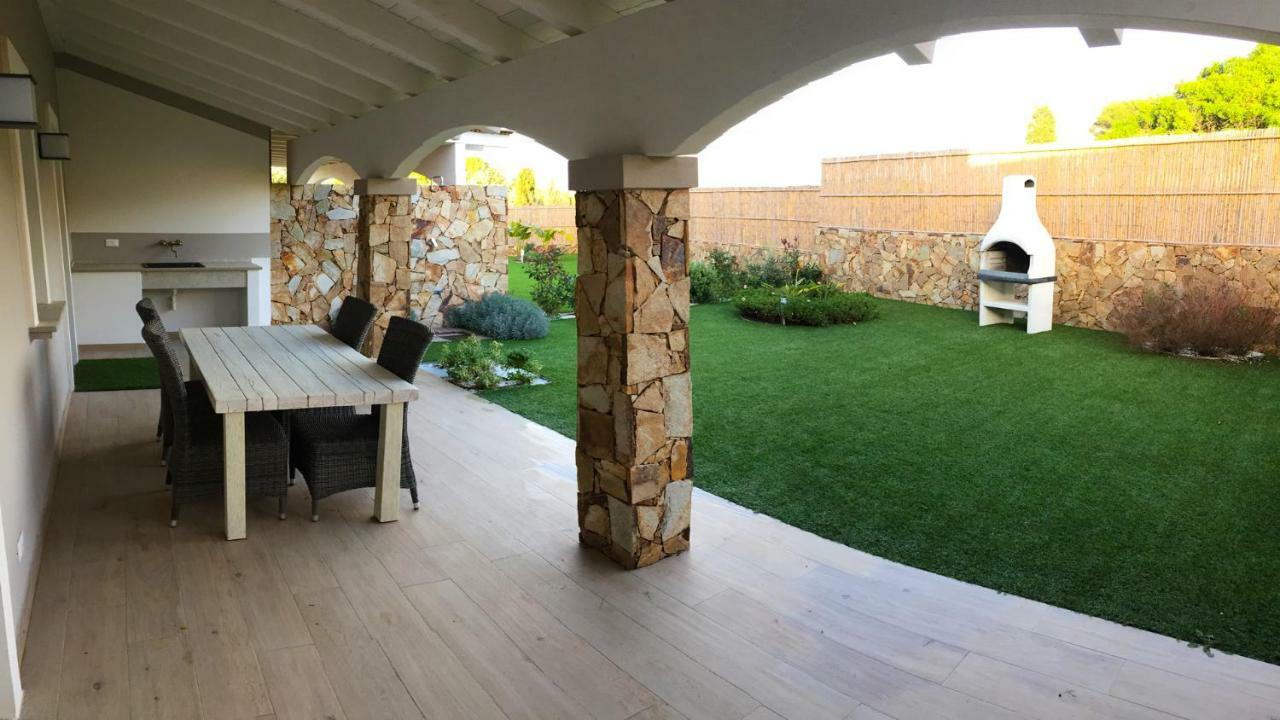 Residence Elegance Ville Ed Appartamenti A Porto Pino Exterior foto