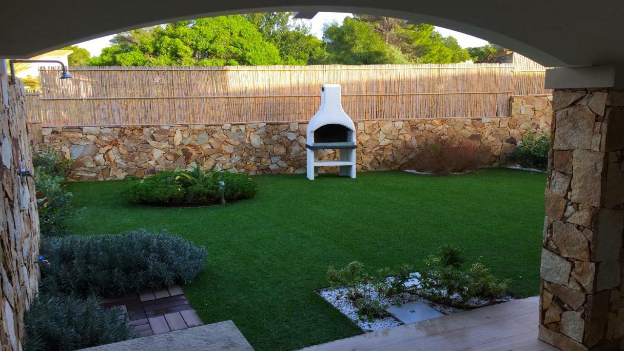 Residence Elegance Ville Ed Appartamenti A Porto Pino Exterior foto