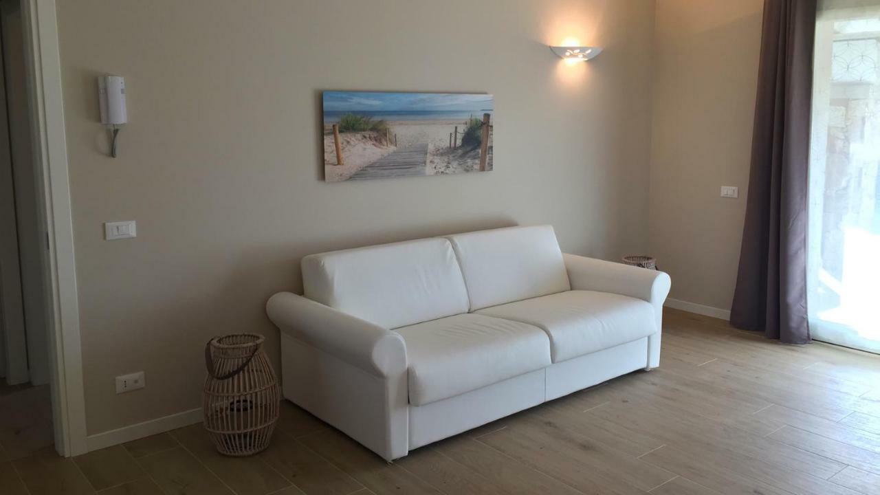 Residence Elegance Ville Ed Appartamenti A Porto Pino Exterior foto