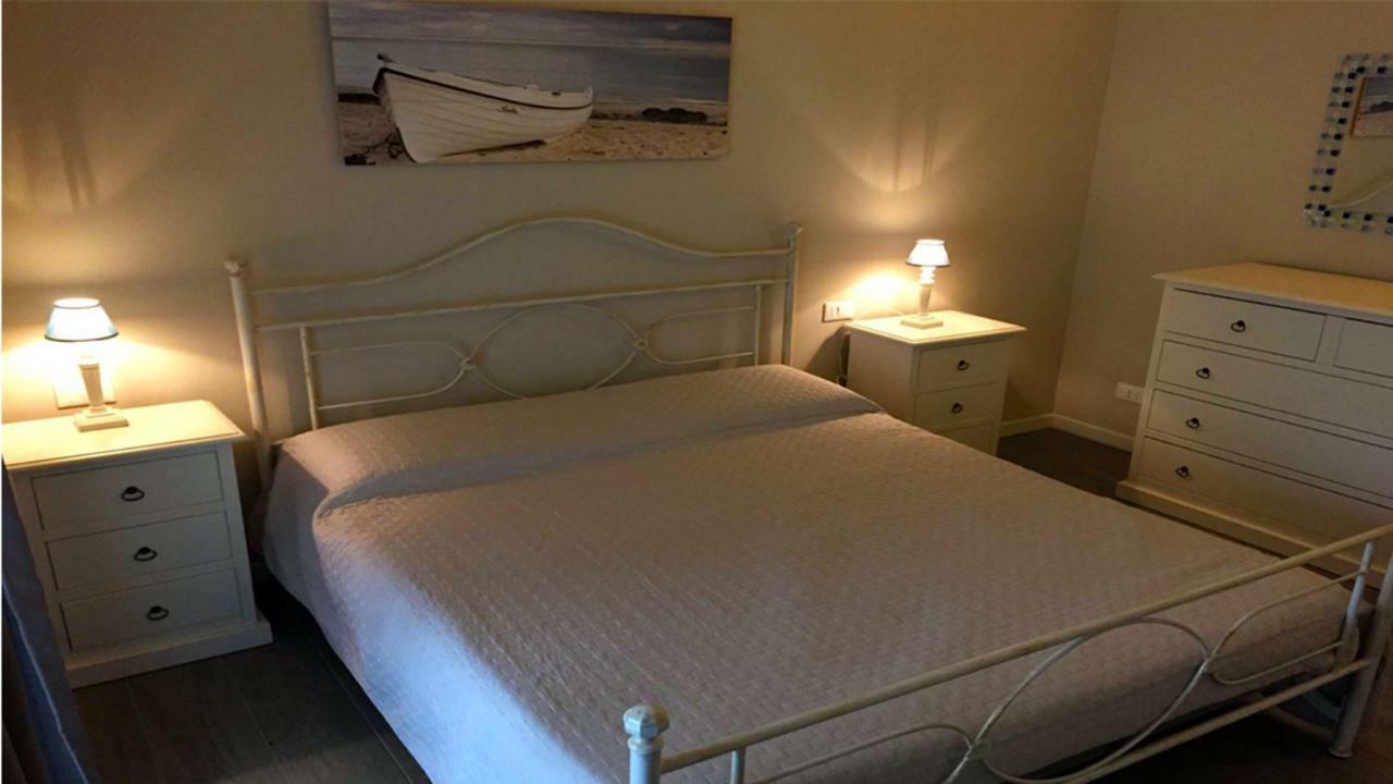 Residence Elegance Ville Ed Appartamenti A Porto Pino Exterior foto
